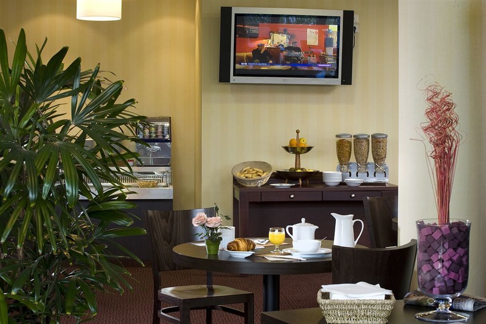 Ibis Styles Lyon Meyzieu Arena Stadium Ngoại thất bức ảnh